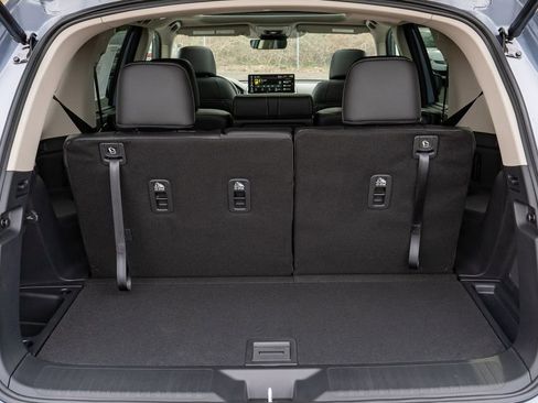 New 2026 Honda Pilot Touring image 13