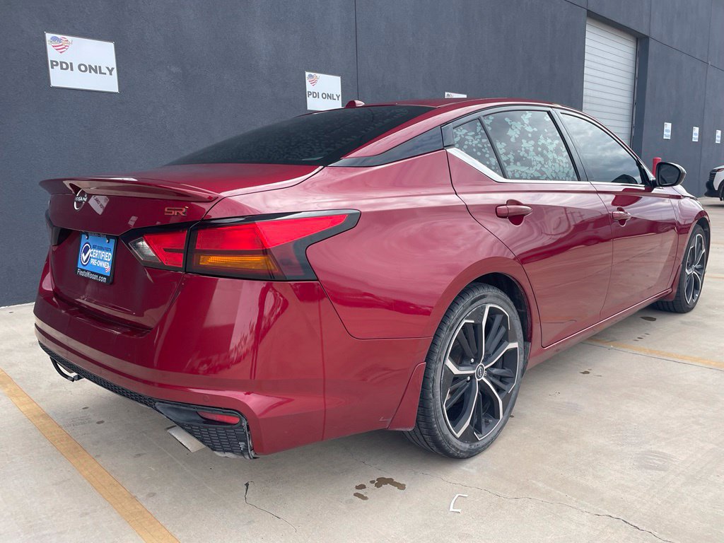 Used 2023 Nissan Altima 2.5 SR w/ SR Premium Package FWD image 3