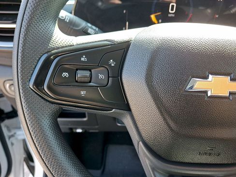 Used 2025 Chevrolet TrailBlazer LS FWD image 17