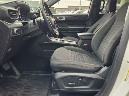 Used 2020 Ford Explorer XLT w/ Comfort Package RWD image 6