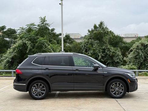 Used 2023 Volkswagen Tiguan SE FWD image 5