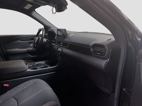 Used 2025 Honda Pilot Sport image 30