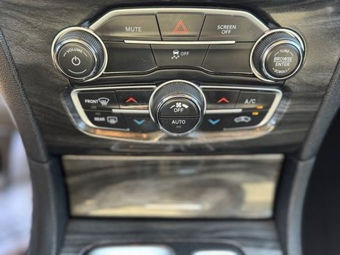 Certified 2022 Chrysler 300 Touring w/ Sport Appearance Package image 18