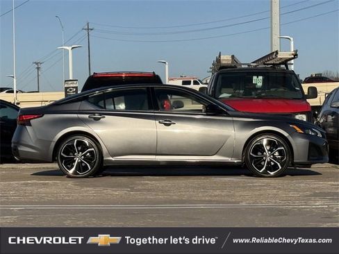 Used 2024 Nissan Altima 2.5 SR image 5