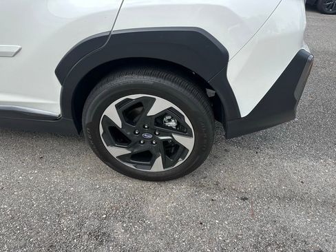 Used 2024 Subaru Crosstrek 2.5i Limited w/ Crosstrek Mirror Package image 8