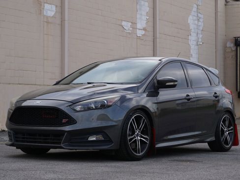 Used 2016 Ford Focus ST w/ Equipment Group 402A image 1