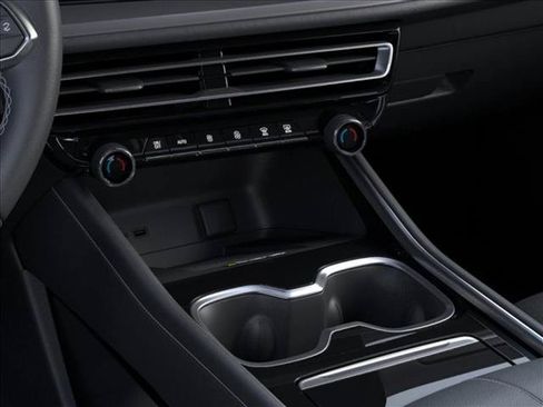 New 2026 Chevrolet Traverse LT w/ Midnight/Sport Edition FWD image 23