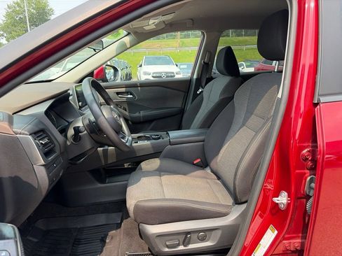Used 2023 Nissan Rogue SV AWD/4WD image 12