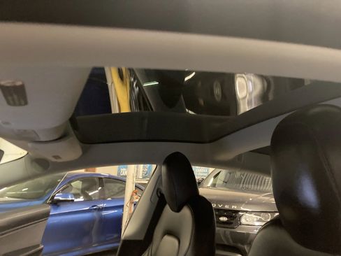 Used 2019 Tesla Model 3 Standard Range RWD image 37
