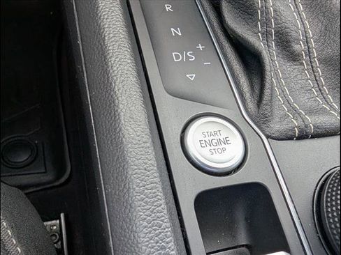 Used 2022 Volkswagen Atlas SEL R-Line image 14