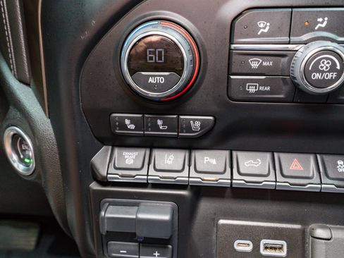 Used 2023 Chevrolet Silverado 3500 High Country image 30