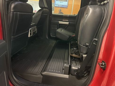 Used 2022 Ford F250 Lariat w/ Black Appearance Package image 33