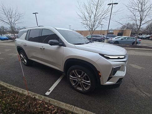 Used 2025 Chevrolet Traverse High Country w/ LPO, Floor Liner Package image 13