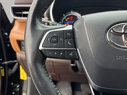 Used 2021 Toyota Highlander Platinum image 30