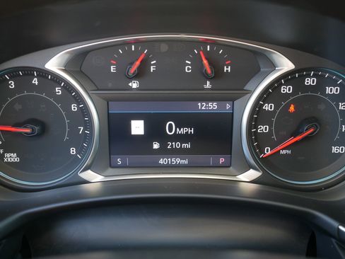 Used 2022 Chevrolet Equinox RS w/ RS Leather Package image 21