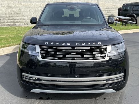 Used 2024 Land Rover Range Rover Long Wheelbase SE image 10