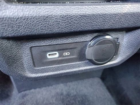 Certified 2024 Volkswagen Tiguan SE R-Line image 12