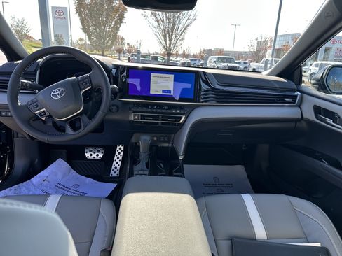 Used 2026 Toyota Camry SE image 19
