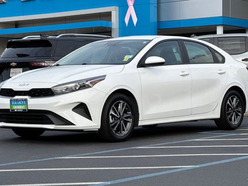 Used 2023 Kia Forte LXS image 7