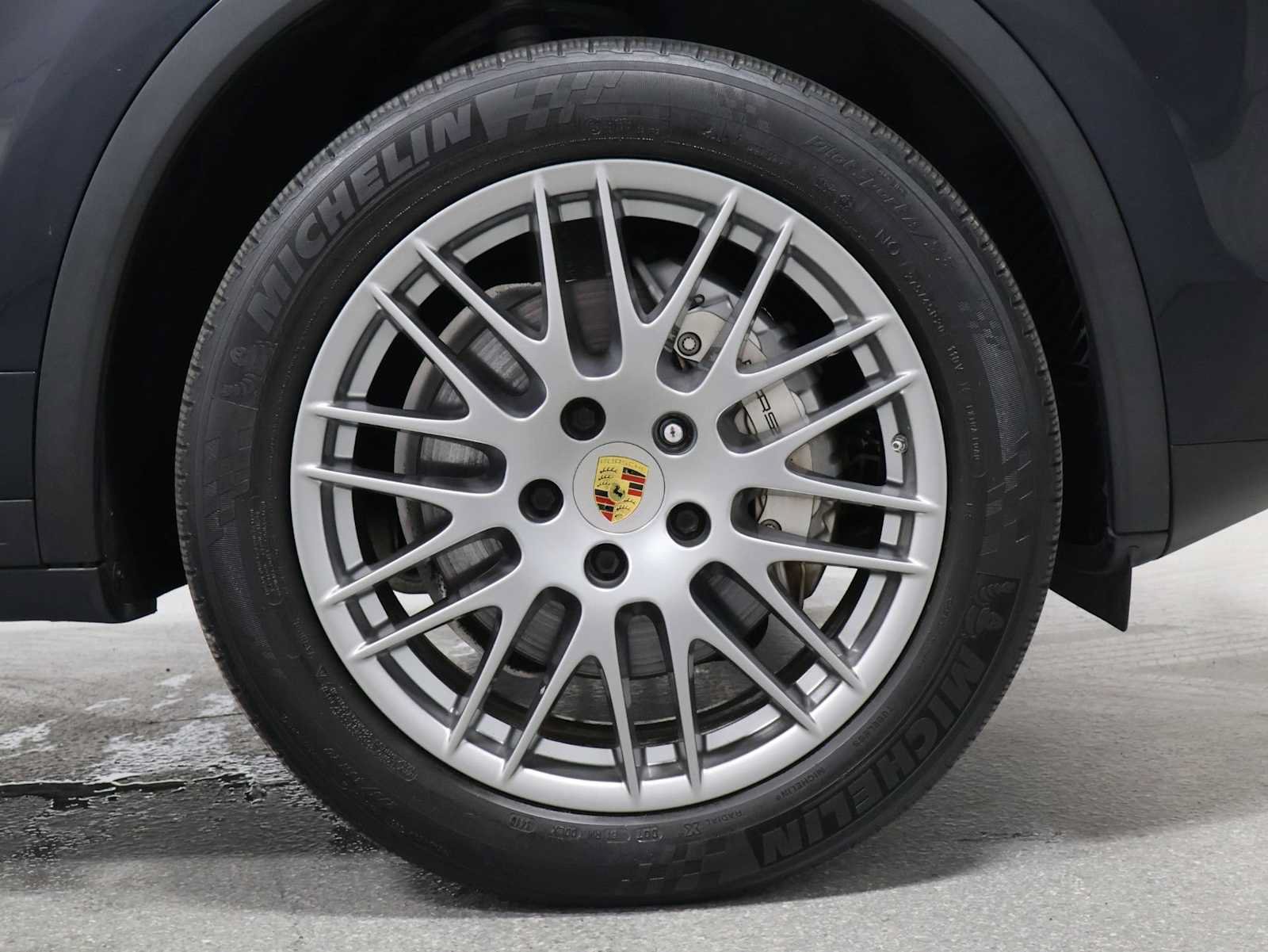 Used 2018 Porsche Cayenne S AWD/4WD image 12