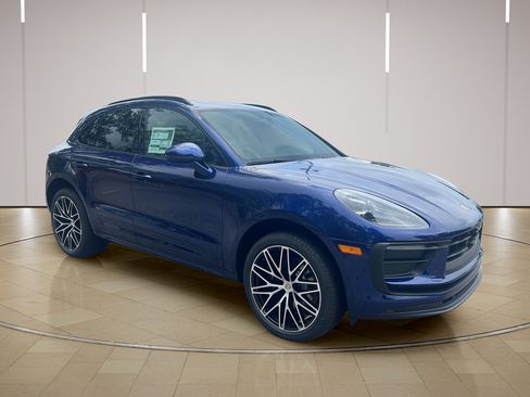 New 2026 Porsche Macan AWD/4WD image 9