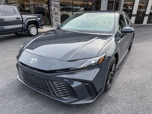 Used 2026 Toyota Camry SE image 8