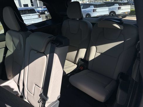 New 2026 Volvo XC90 T8 Plus image 18