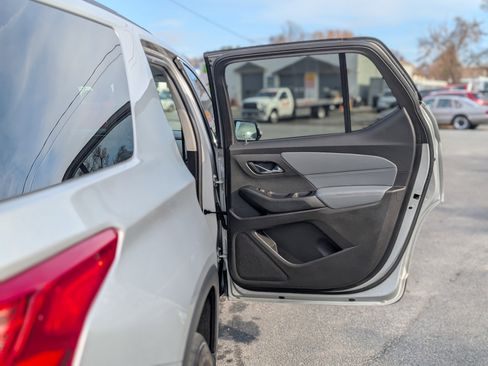 Used 2019 Chevrolet Traverse LT w/ LT Premium Package image 47