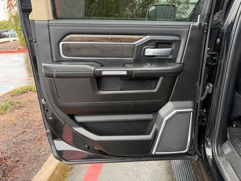 Used 2019 RAM 2500 Laramie image 31