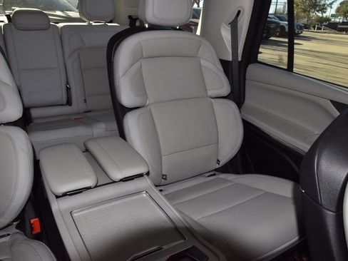 New 2025 Lincoln Navigator Reserve image 23