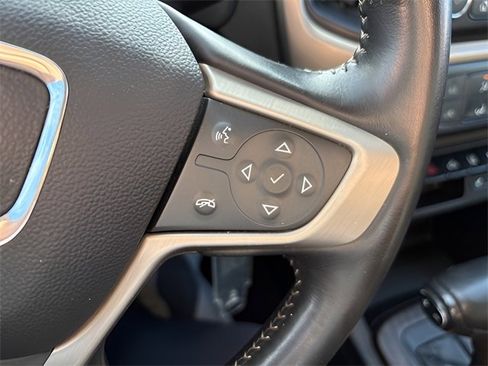 Used 2021 GMC Canyon Denali image 10