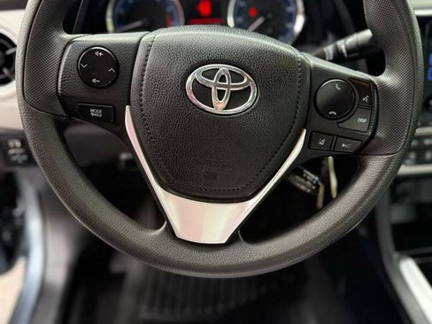 Used 2017 Toyota Corolla L FWD image 10