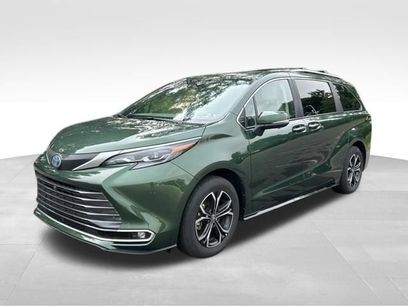 Used 2025 Toyota Sienna Platinum