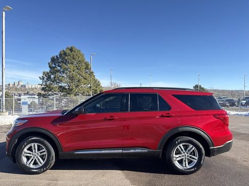 Certified 2022 Ford Explorer XLT w/ Equipment Group 202A image 9