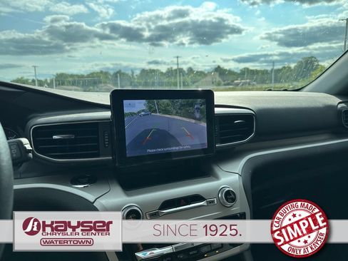 Used 2023 Ford Explorer XLT w/ Equipment Group 202A AWD/4WD image 11
