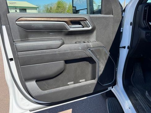 Used 2022 GMC Sierra 1500 Elevation w/ LPO, Elevation Black Package AWD/4WD image 11