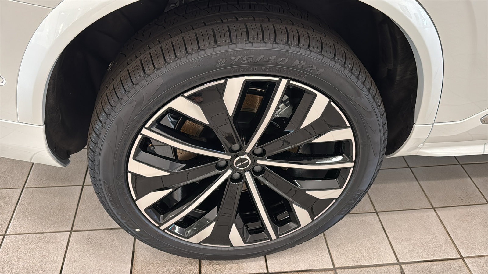 New 2026 Volvo XC90 T8 Plus w/ Protection Package Premier AWD/4WD image 32