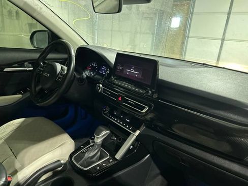Used 2023 Kia Seltos EX AWD/4WD image 9