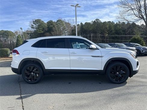 New 2026 Volkswagen Atlas Cross Sport SE image 6