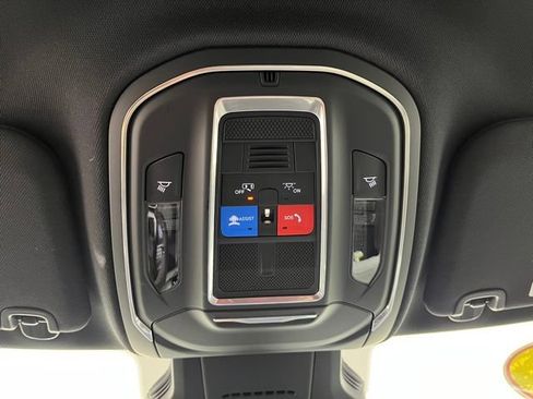 Used 2026 Jeep Cherokee Laredo AWD/4WD image 35