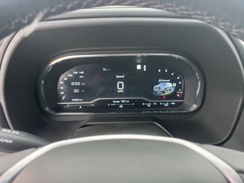 Used 2023 GMC Yukon XL SLT image 21