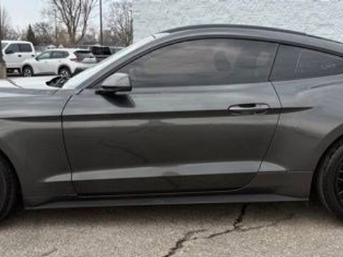 Used 2018 Ford Mustang Coupe image 2