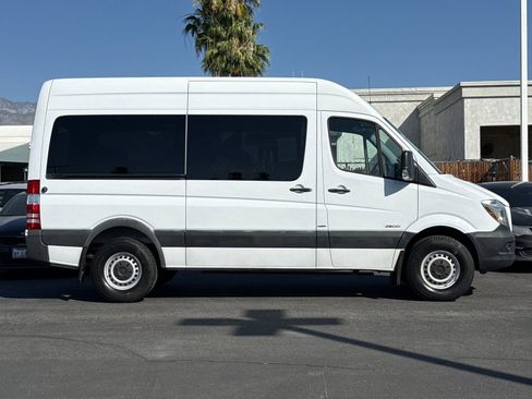 Used 2016 Mercedes-Benz Sprinter 2500 image 2