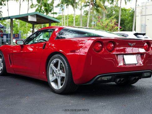 Used 2006 Chevrolet Corvette Coupe w/ Preferred Equipment Group RWD image 16