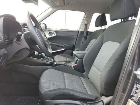 Used 2022 Kia Soul LX w/ Technology Package image 25