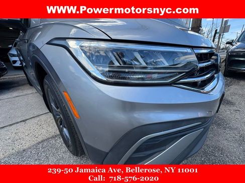 Used 2022 Volkswagen Tiguan SE w/ Panoramic Sunroof Package image 14
