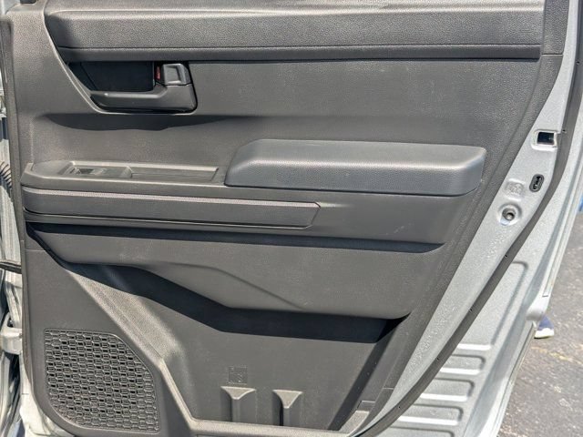 Used 2025 Toyota Tacoma SR5 AWD/4WD image 15