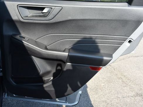 Used 2022 Ford Escape SE w/ SE Sport Appearance Package AWD/4WD image 39