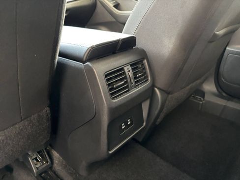 Used 2025 Nissan Rogue SV AWD/4WD image 24