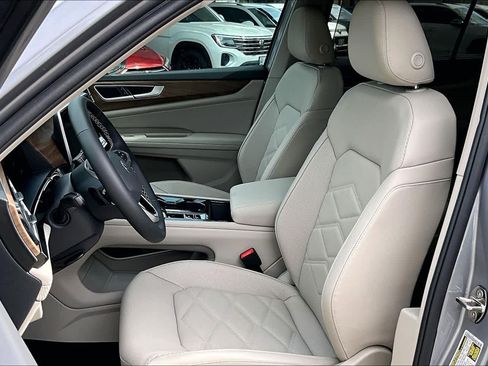 New 2026 Volkswagen Atlas SE FWD image 9